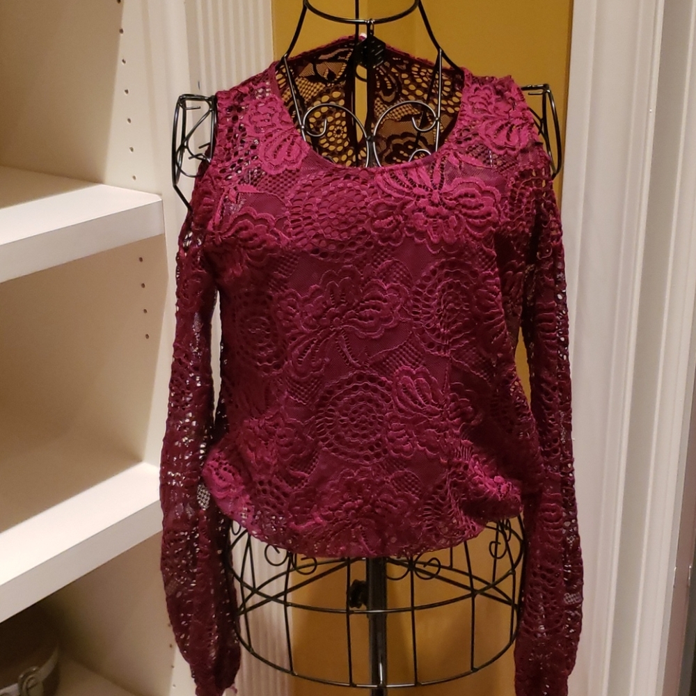 Hollister XS lace blouse